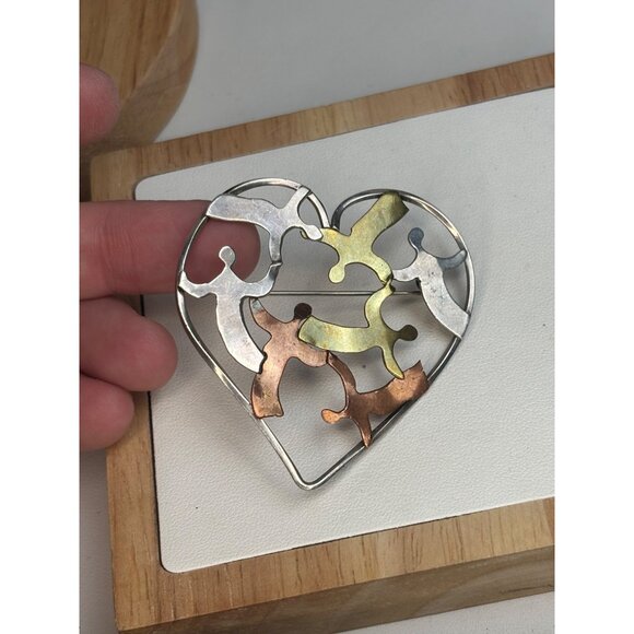 Vintage Heart Shaped Brooch Pin - Picture 5 of 8